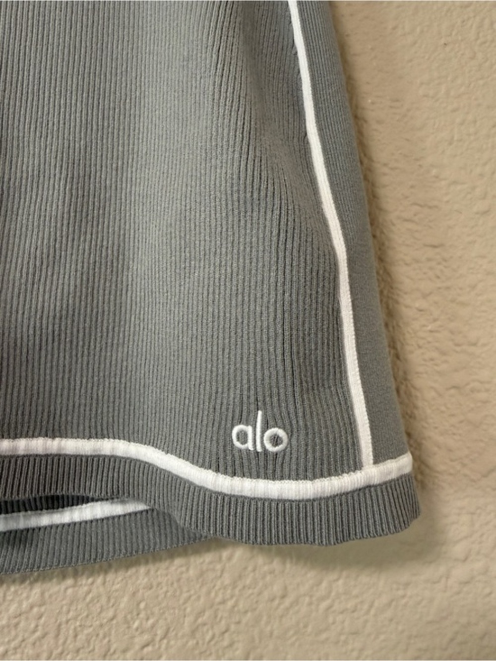 Alo Ribbed Sweater Knit Highline Mini Skirt Athleisure Sporty Tennis Preppy M - Picture 3 of 9